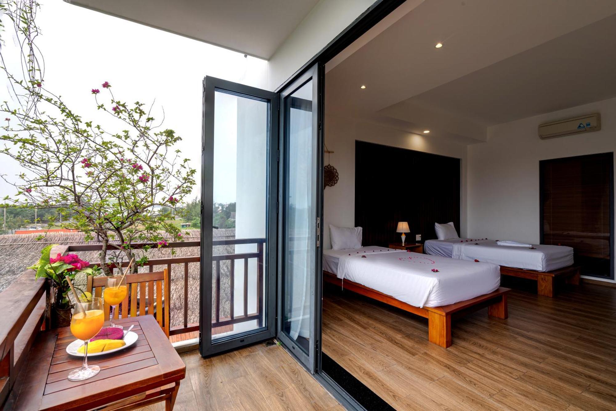 Twin Room with Lake View